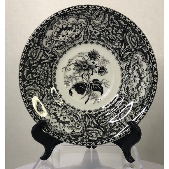 The Spode Blue Room Collection Floral Teacup and Saucer - Picture 3 of 13